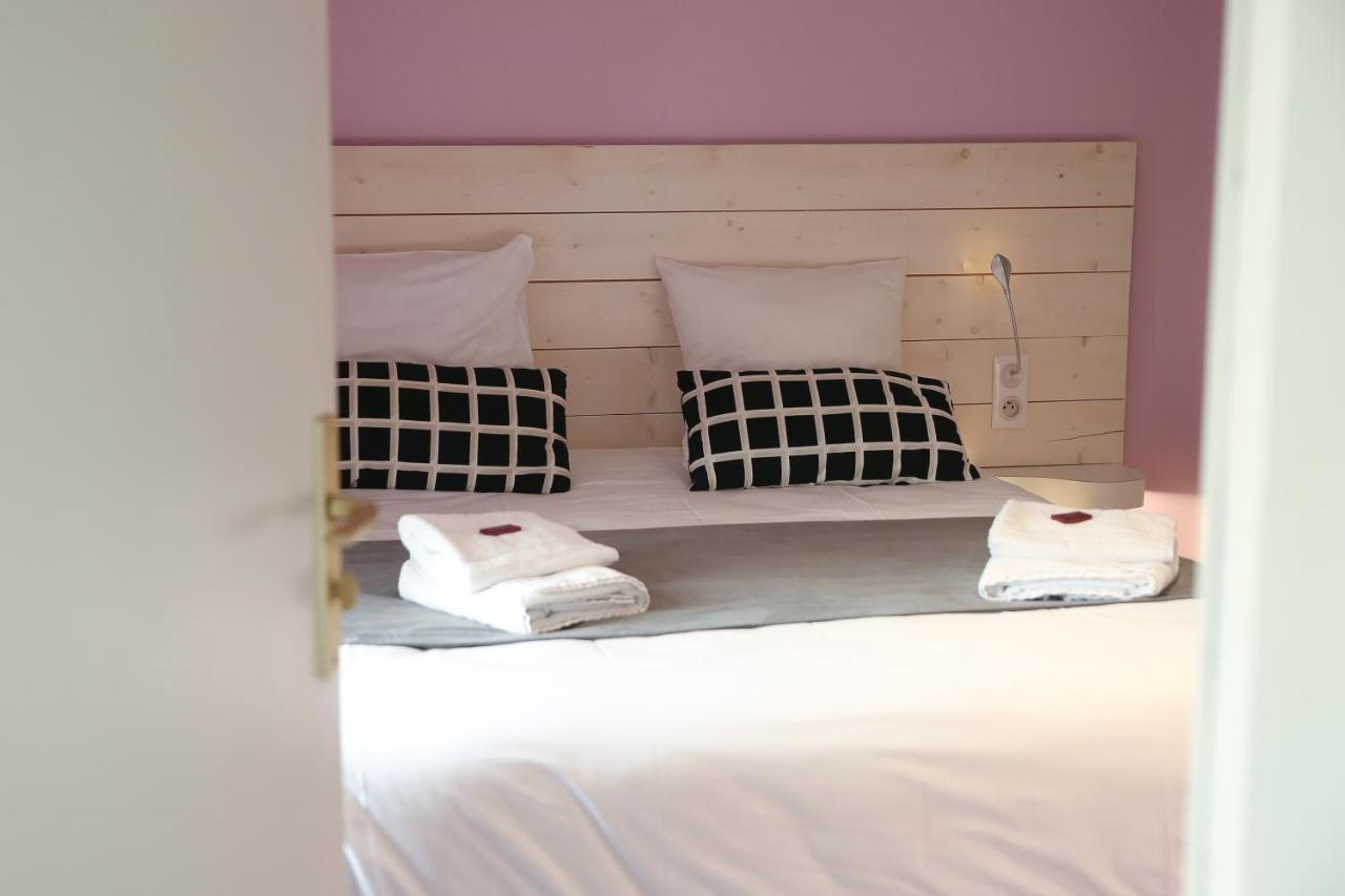 Hotel La Couronne มาร์ม็องด์ ภายนอก รูปภาพ