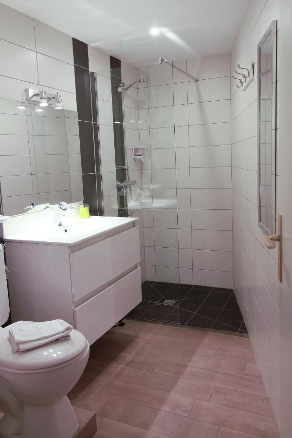 Hotel La Couronne มาร์ม็องด์ ภายนอก รูปภาพ