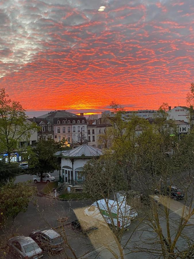 Hotel La Couronne มาร์ม็องด์ ภายนอก รูปภาพ
