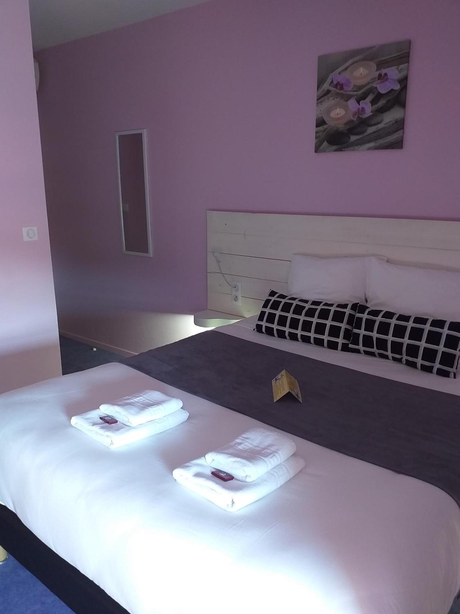 Hotel La Couronne มาร์ม็องด์ ภายนอก รูปภาพ