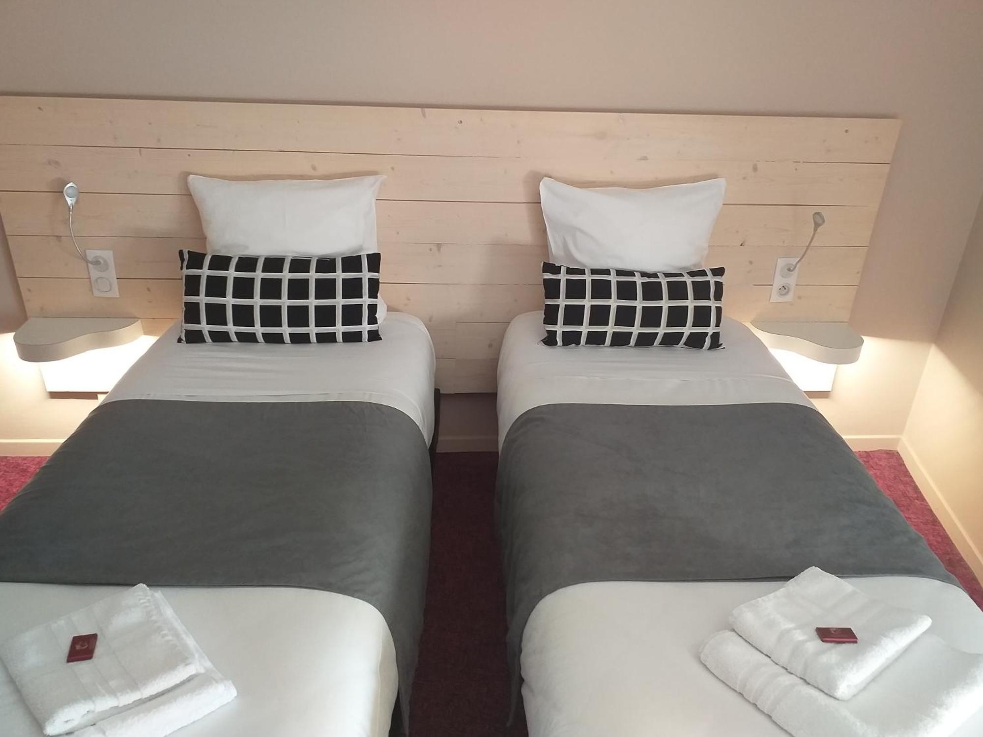 Hotel La Couronne มาร์ม็องด์ ภายนอก รูปภาพ