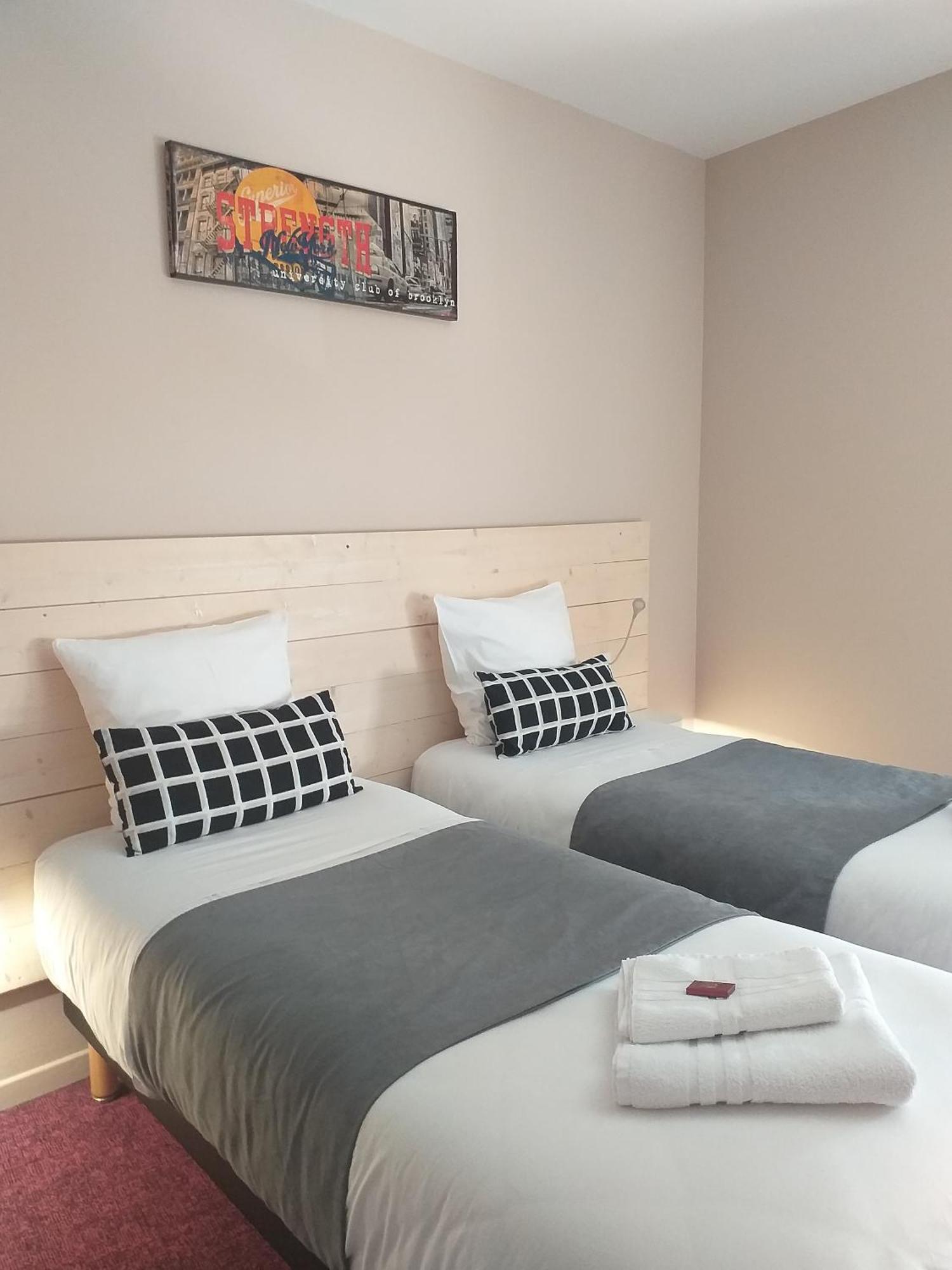 Hotel La Couronne มาร์ม็องด์ ภายนอก รูปภาพ