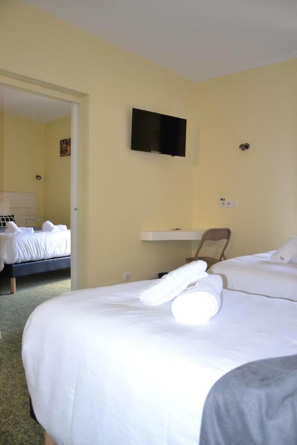 Hotel La Couronne มาร์ม็องด์ ภายนอก รูปภาพ