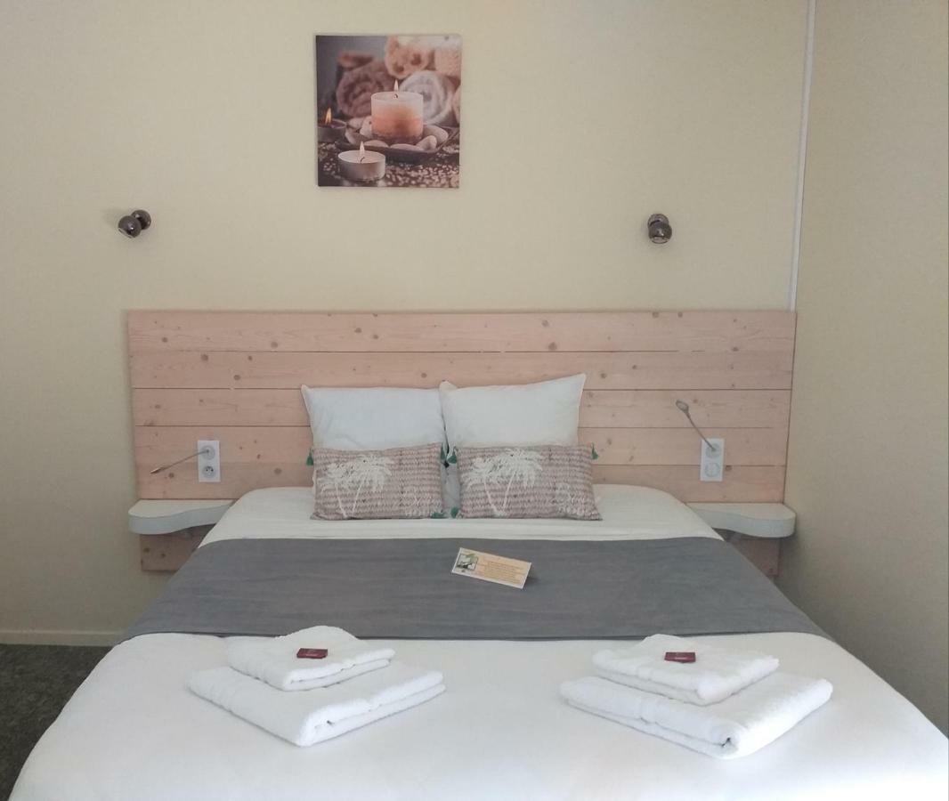 Hotel La Couronne มาร์ม็องด์ ภายนอก รูปภาพ
